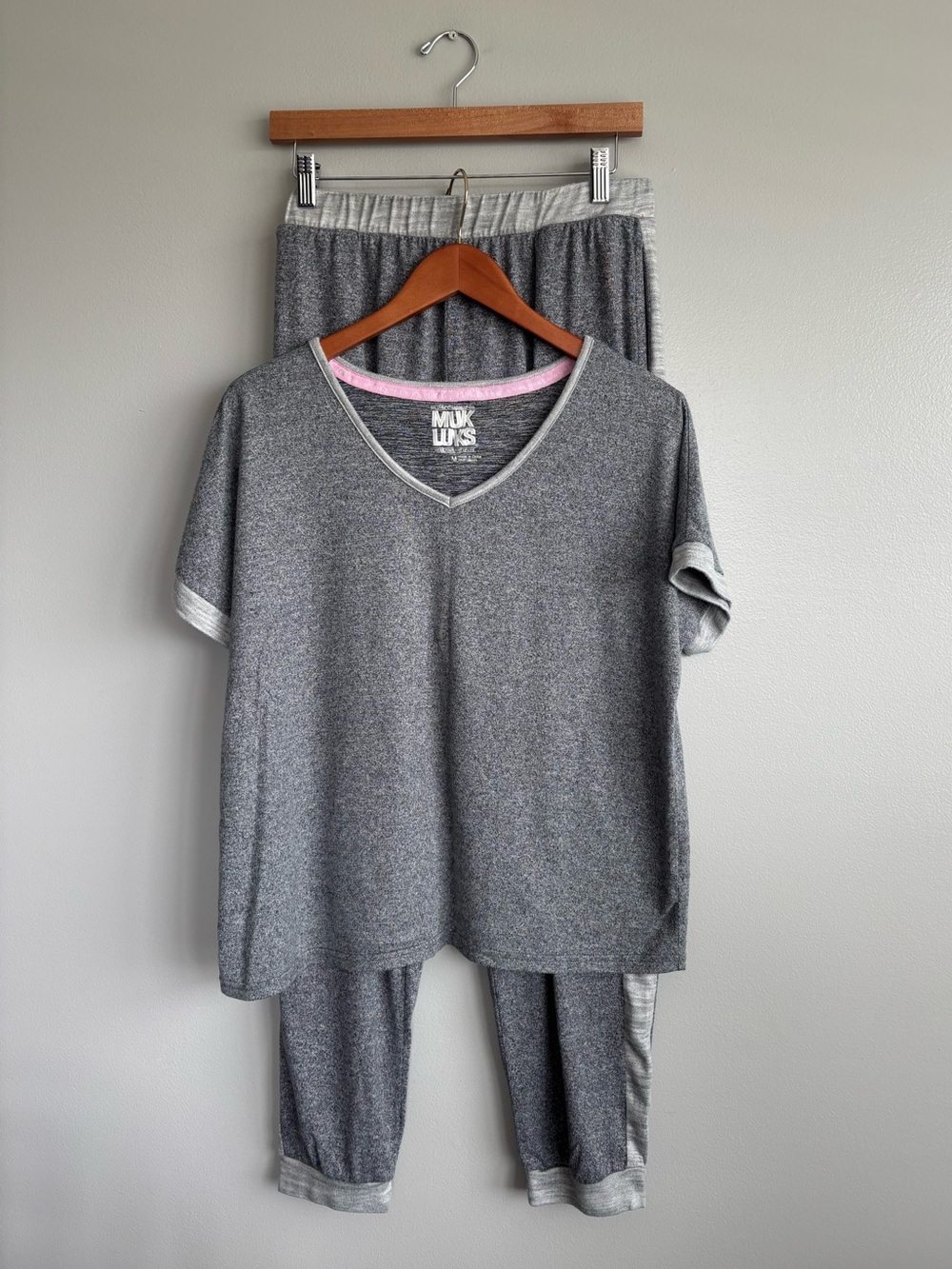 Muk Luks Women’s Size Medium Gray Short Sleeve Top & Pant Pajama Set *so soft*